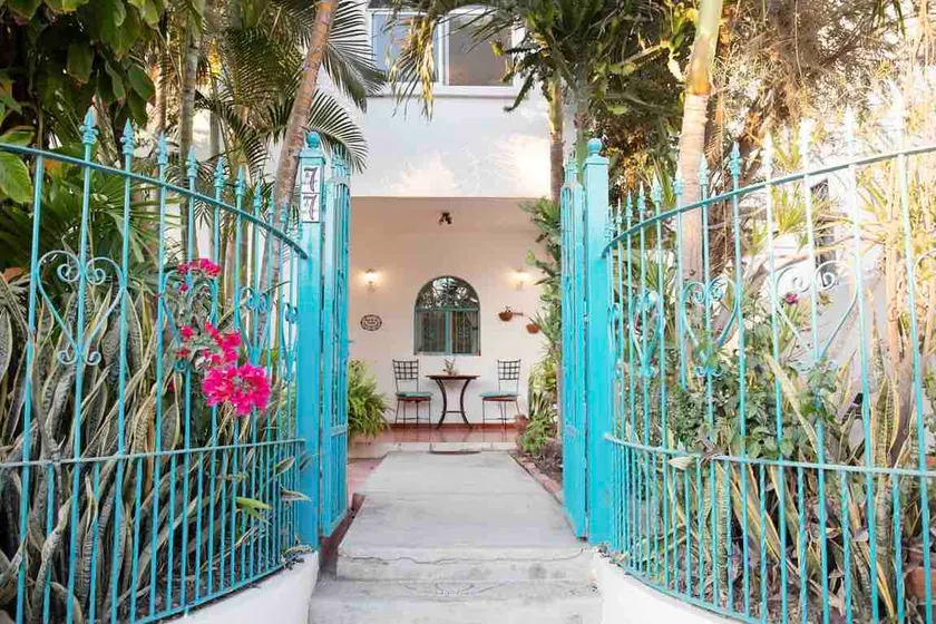 Los Sueños- safe, quiet & clean- 1 block to the beach! - Image 1