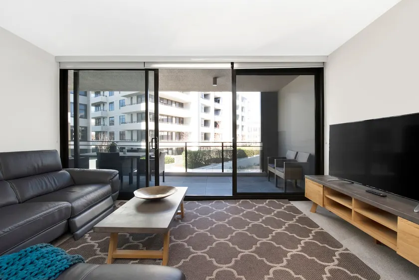 Barton Luxury Executive Apartment. 2 BR 2 Bathrooms #2Car #BBQ - Image 1