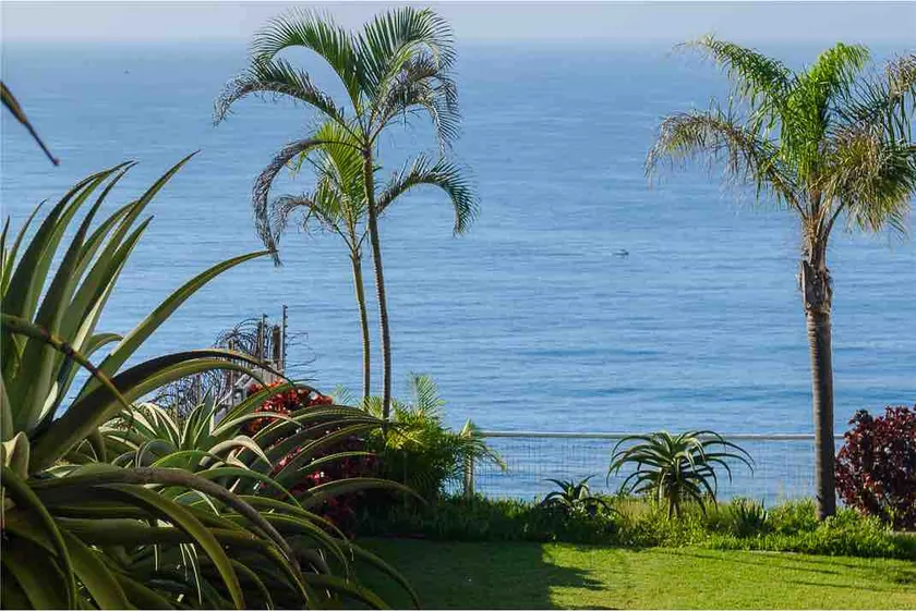 Affordable ! Romantic ! Cosy! *Awesome Sea View * - Image 1