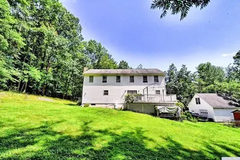 Cozy and spacious home - Image 1