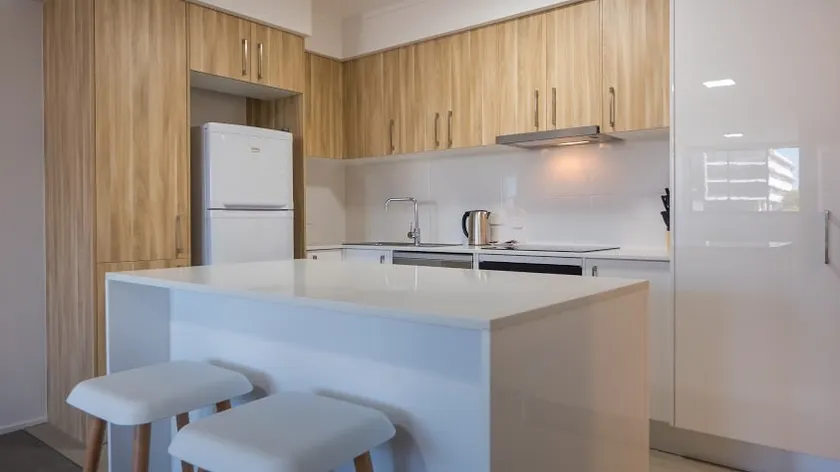 1 Bedroom Balcony Apartment @ Annexe Apartments - Image 1