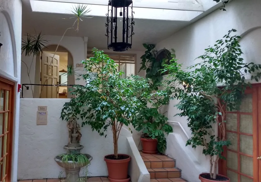 Downtown Historic Charm. 3 beds. - Image 1