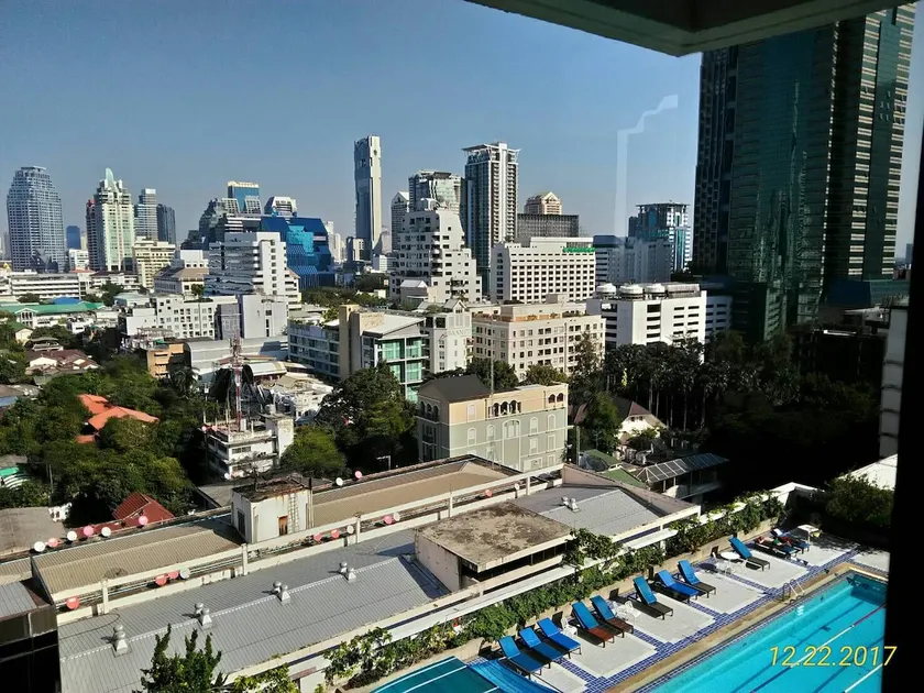 Mid Town Condo 3 bedrooms near Skytrain - Image 1