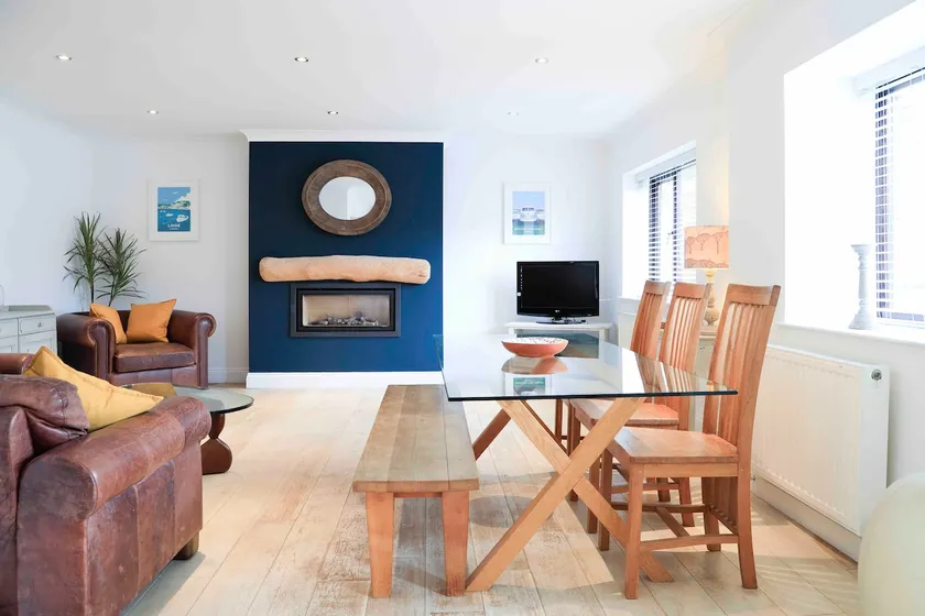 Open plan Cottage close to beaches & dog friendly - Image 1