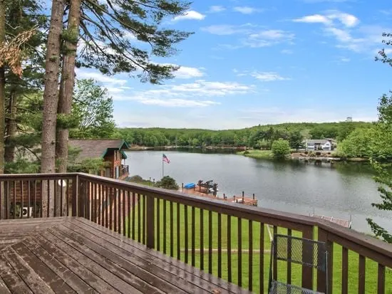 Relax ON the Lake! Stunning Views w/Hot tub, Boats - Image 1