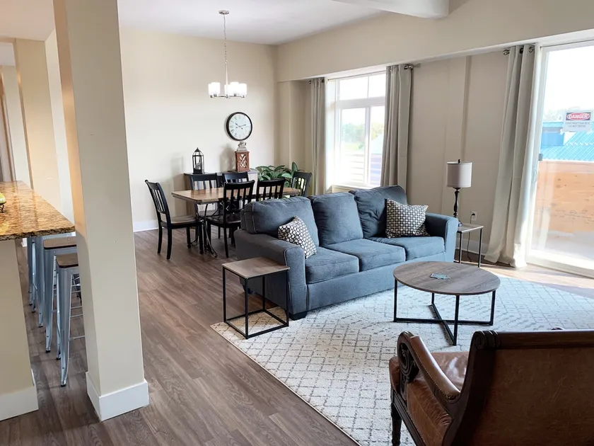 Beautiful Updated Condo In Grand Haven - Image 1