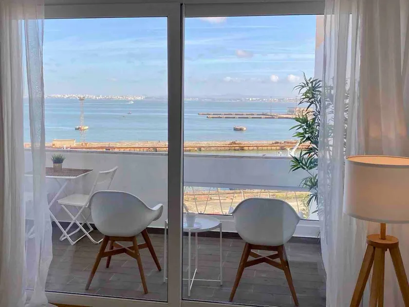 Lisbon South Bay modern apartment with river view - Image 1