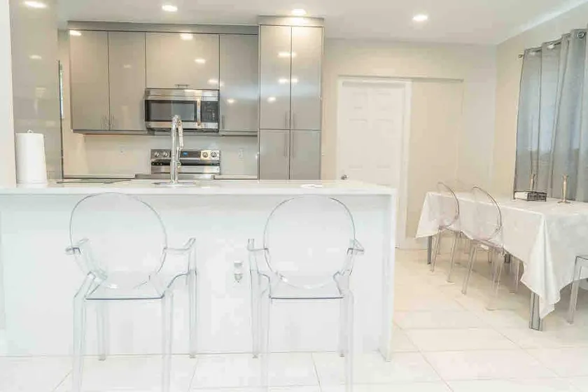 HARD ROCK 4BED near Stadium Beach Aventura & More - Image 1