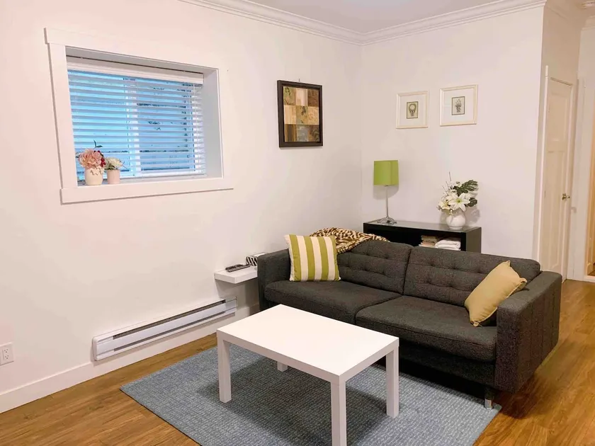 Guest suite in Langley - Image 1