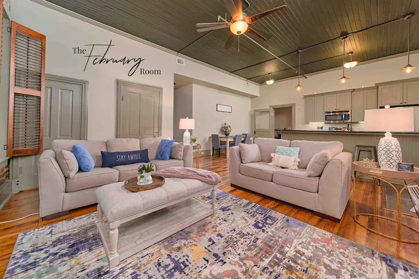 The “February Room” Restored Historic Downtown Apt - Image 1