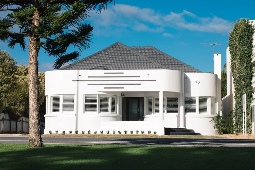 Deco 1 Sea View - Image 1