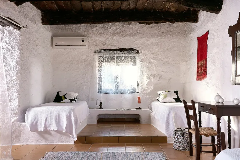 Aloni , Traditional home with a view - Image 1