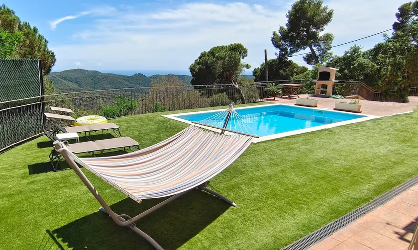 House with spectacular sea views and private pool - Image 1