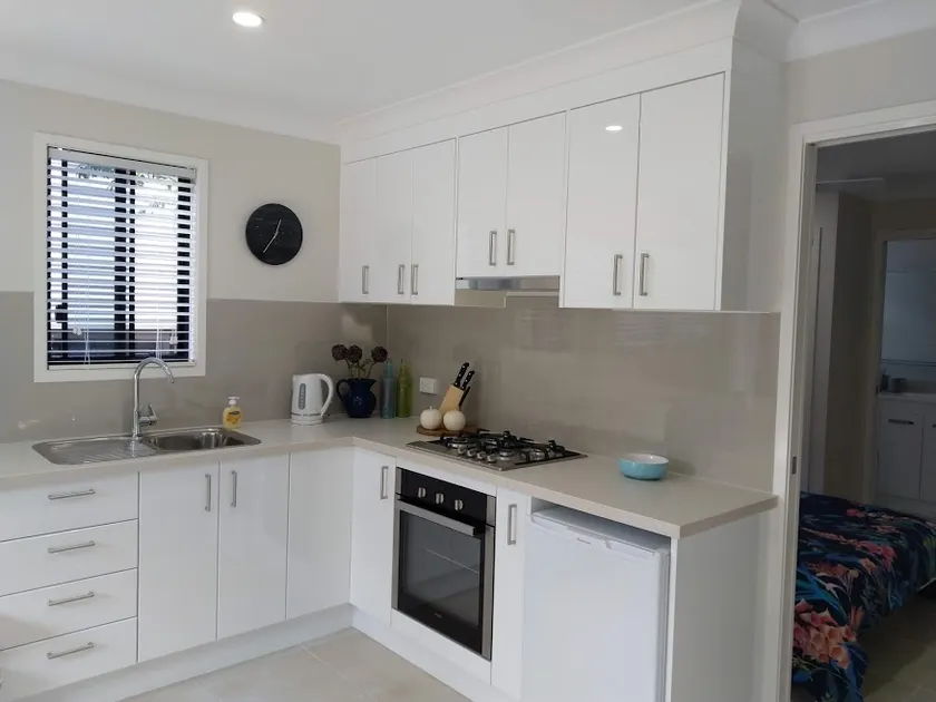 Private Self Contained Unit in The Whitsundays - Image 1