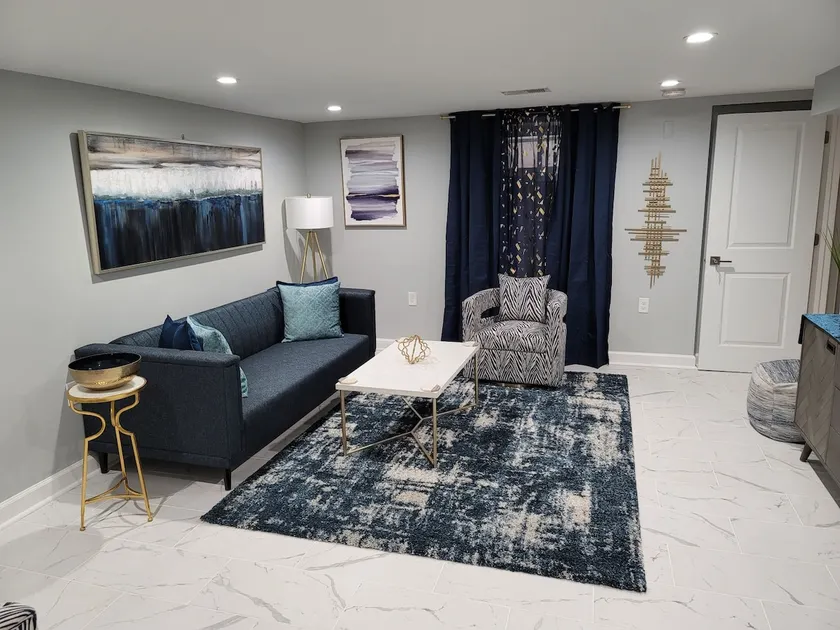 Modern Style and Spacious Living - Image 1