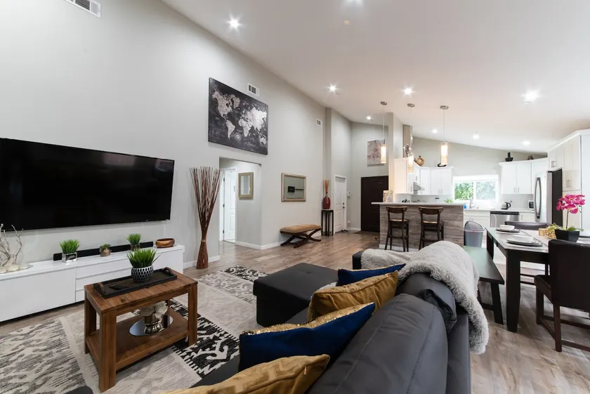Spacious 5BR Home with Treehouse Near Disney - Image 1