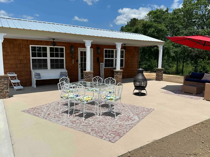 WillowRose Farmhouse - Image 1
