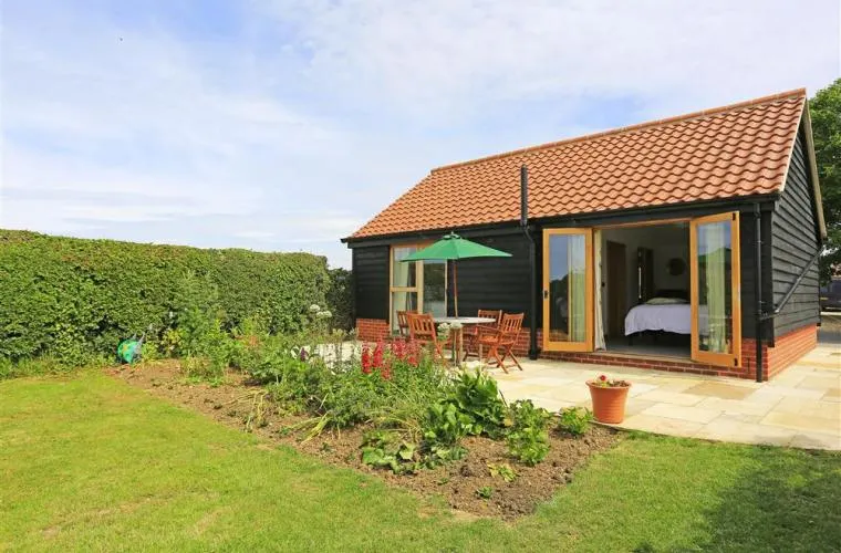 Orchard Lodge - Quiet Suffolk Contemporary Retreat - Image 1