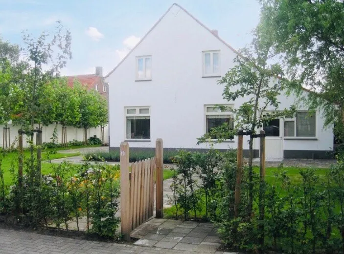 Cozy house for rent for up to 12 people. - Image 1