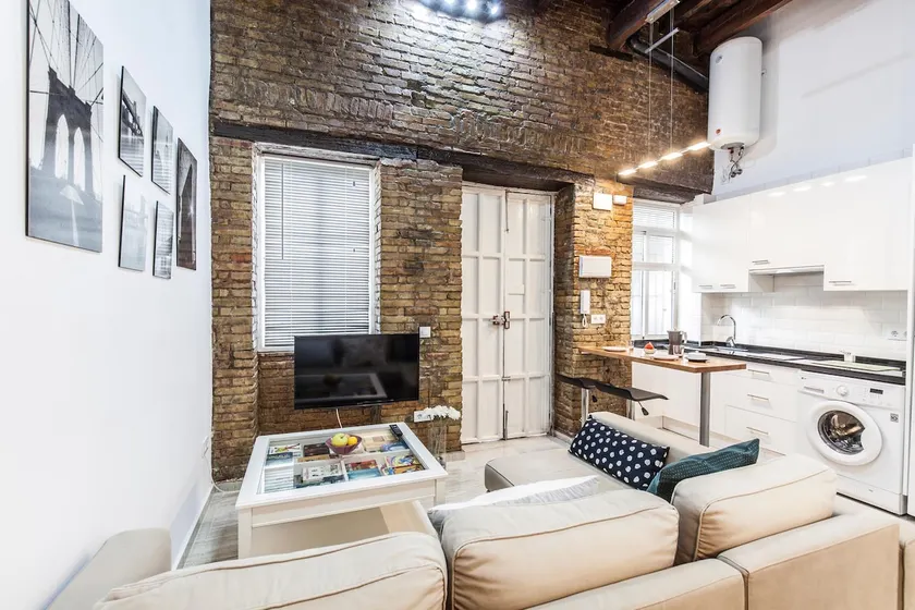 Desing apt in heart of Triana Sevilla - Image 1