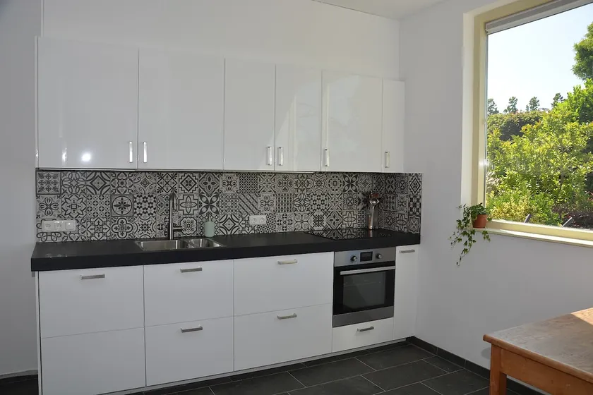 Guesthouse 70m2 with private garden and free parking - Image 1