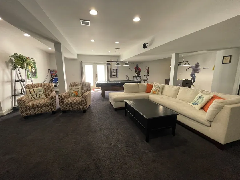 Spacious Basement Suite with Rec Room - Image 1