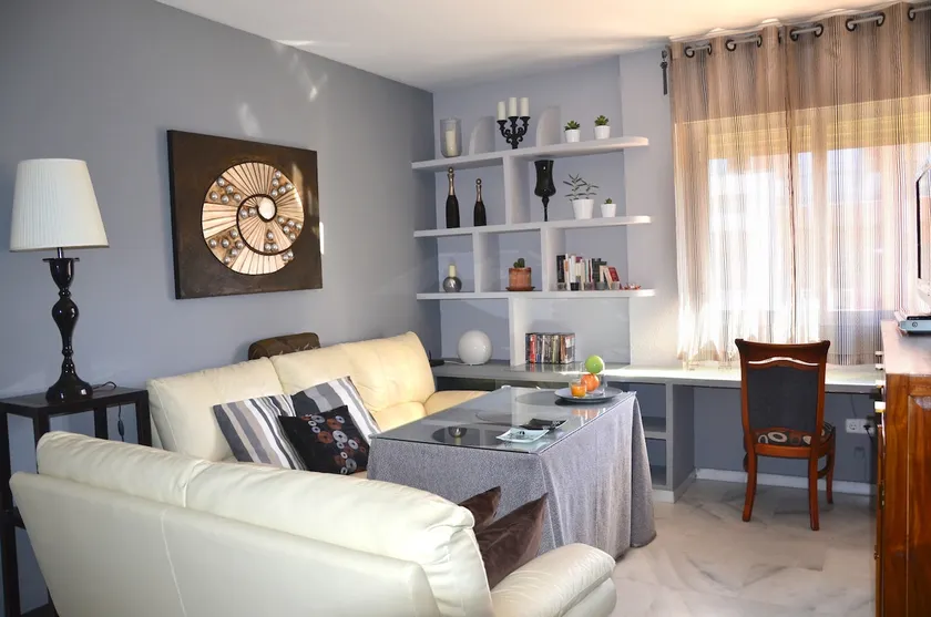 Cozy apartment & free parking - Image 1