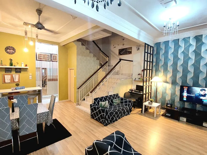 E&A Homestay KLIA - 4R 3B - Wifi-Netflix - Image 1