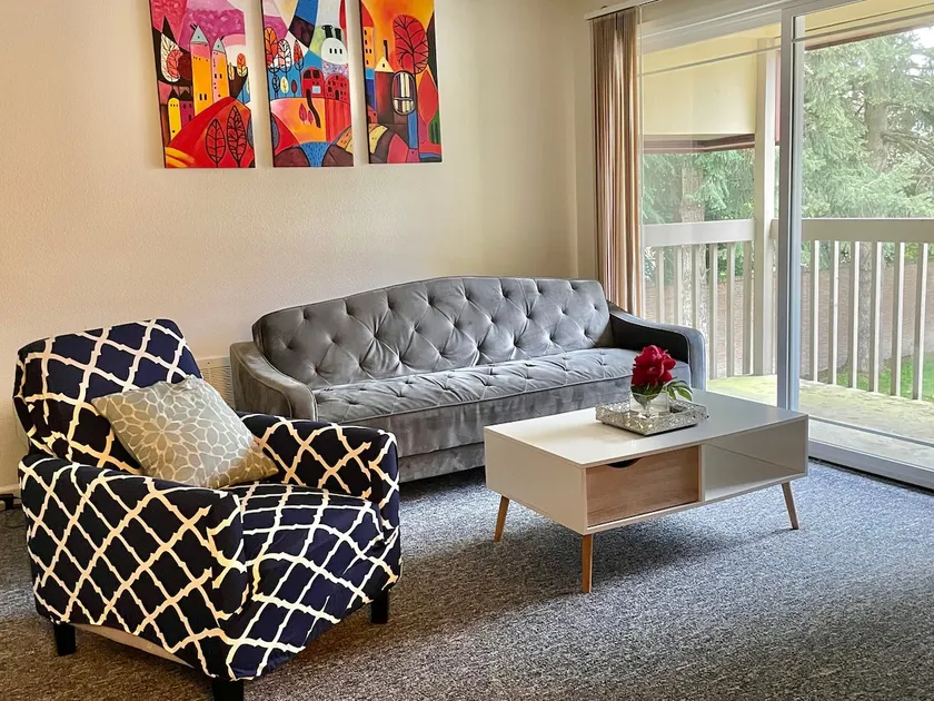 Bellevue Retreat | Quiet, Safe & Near Transit - Image 1