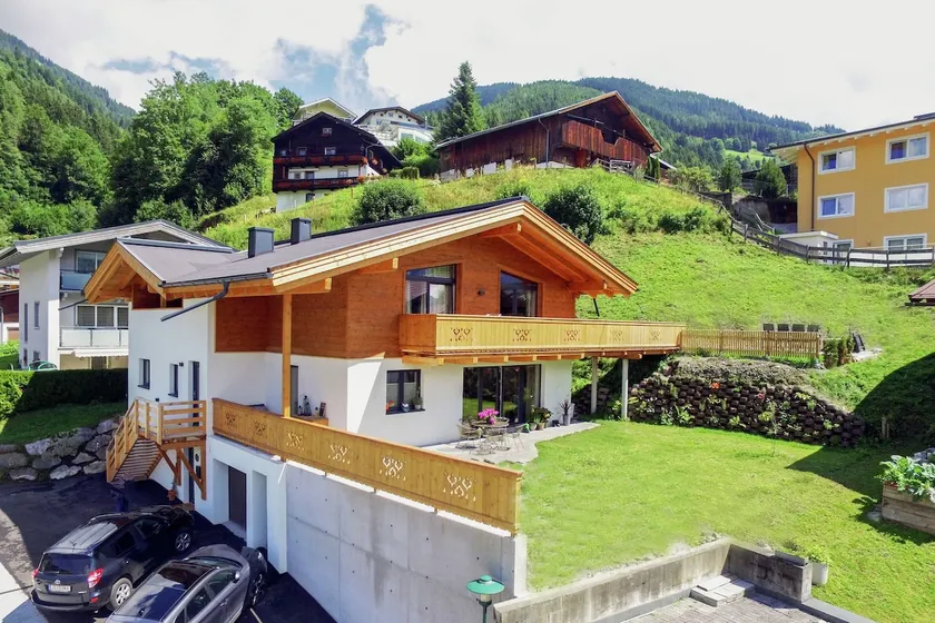 Penthouse in ski Resort in Piesendorf - Image 1