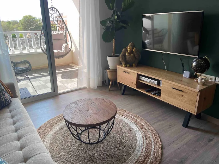 Cozy 2 bedroom and 2 bathroom Apartment - Image 1