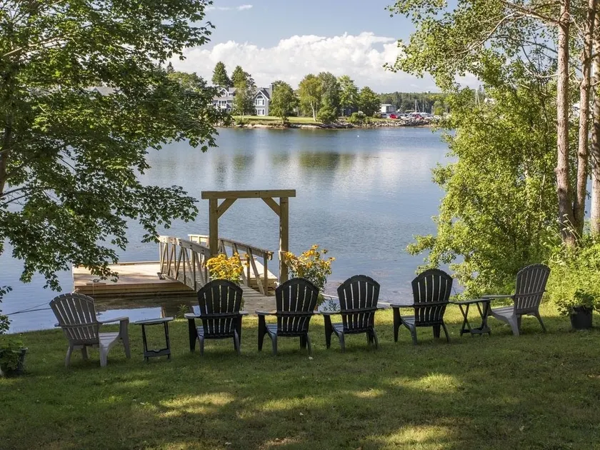 Adorable Year Round Cottage - Walk to Town! - Image 1