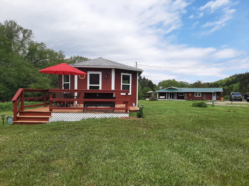 Cape Enrage Fundy Ocean Cottage & Bunkie Sleep 10 - Image 1
