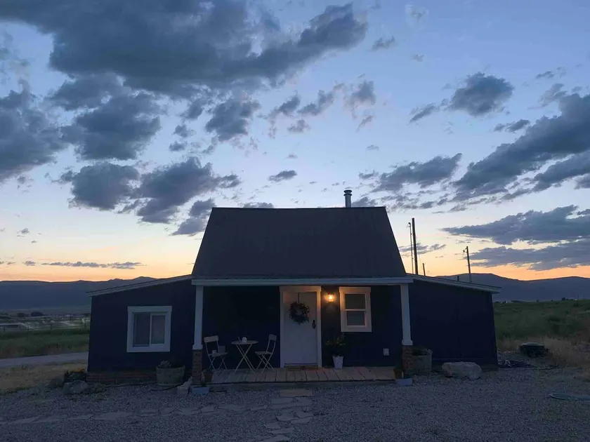 Wild Acres Farmhouse with Private Hot Tub - Image 1