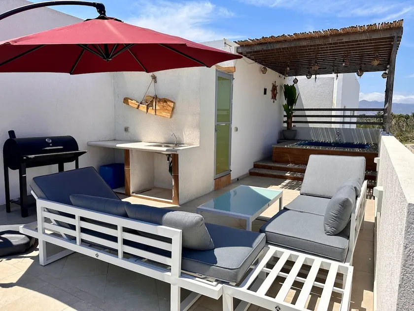 Apartment with rooftop & jacuzzi - Image 1