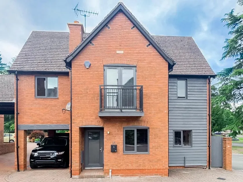 Hampton House - Luxury 5 Bed - NEC / Airport - Image 1