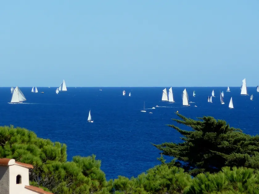 BEAUTIFUL PANORAMIC SEA VIEW - Image 1