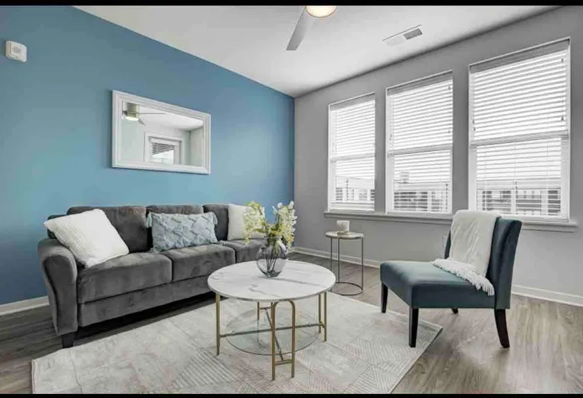 *LUXURIOUS 1BED/1BATH - KING BED* -POOL - Image 1