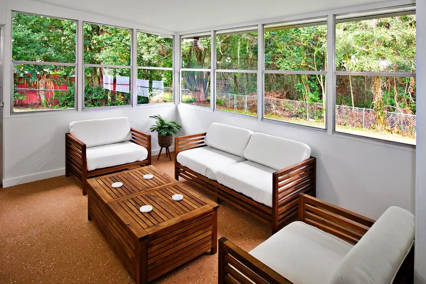 Fully equipped 2bd/1ba, 5 min from Silver Springs. - Image 1