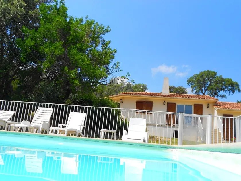 Villa with pool near beaches - Image 1