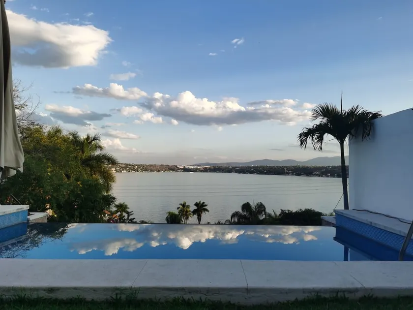 Casa Palmitas Tequesquitengo fun and relaxation - Image 1