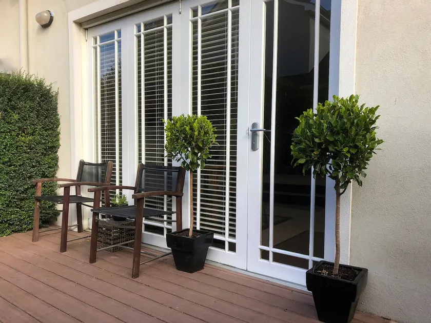 Dromore - Spacious, central apartment set in a gorgeous garden - Image 1