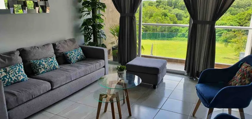 Spacious and comfortable apartment near the beach - Image 1