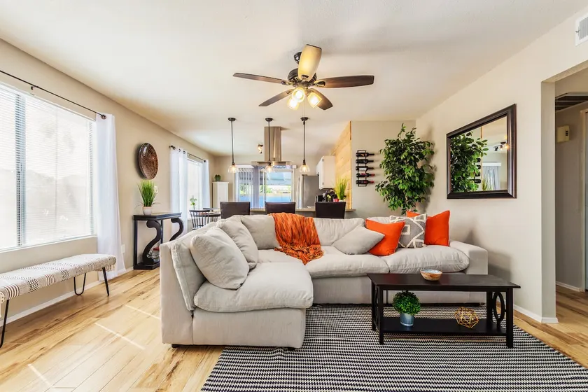 Relax in your Tempe Bungalow - Image 1