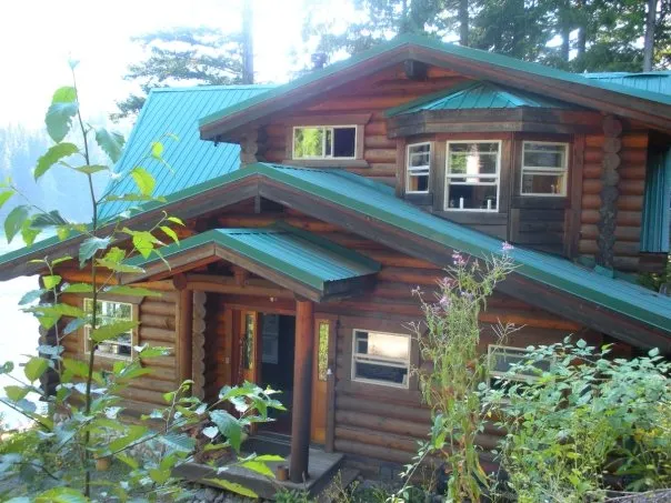 Lakefront Log Cabin Getaway - Image 1