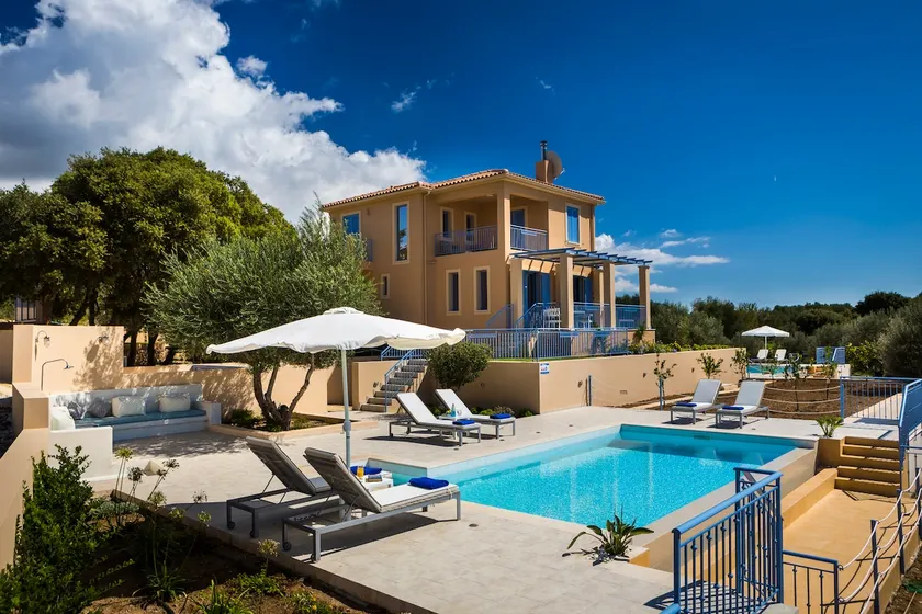 No1 Forget Me Not Villa with private pool in stunning location  - Image 1