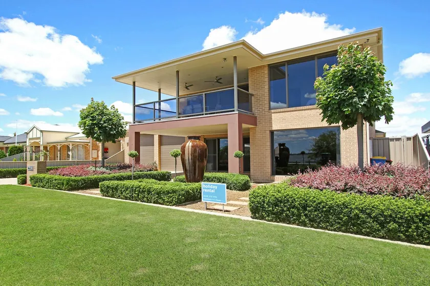 The Grand Holiday House - Image 1