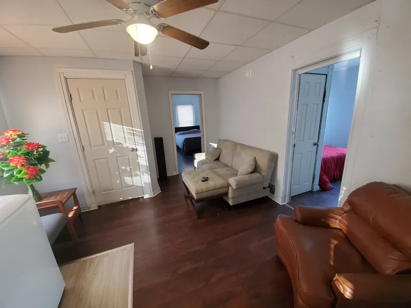 (F2)Convenient 2bdrm Syracuse University apartment - Image 1
