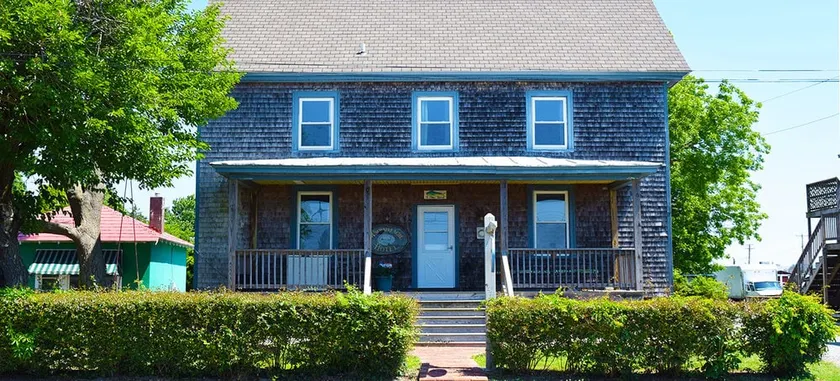 5 Bedroom, 5 Bathroom House - Image 1