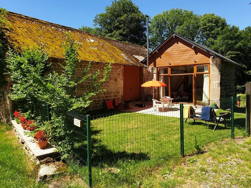 Quiet independent micro-house, PNR Millevaches - Image 1